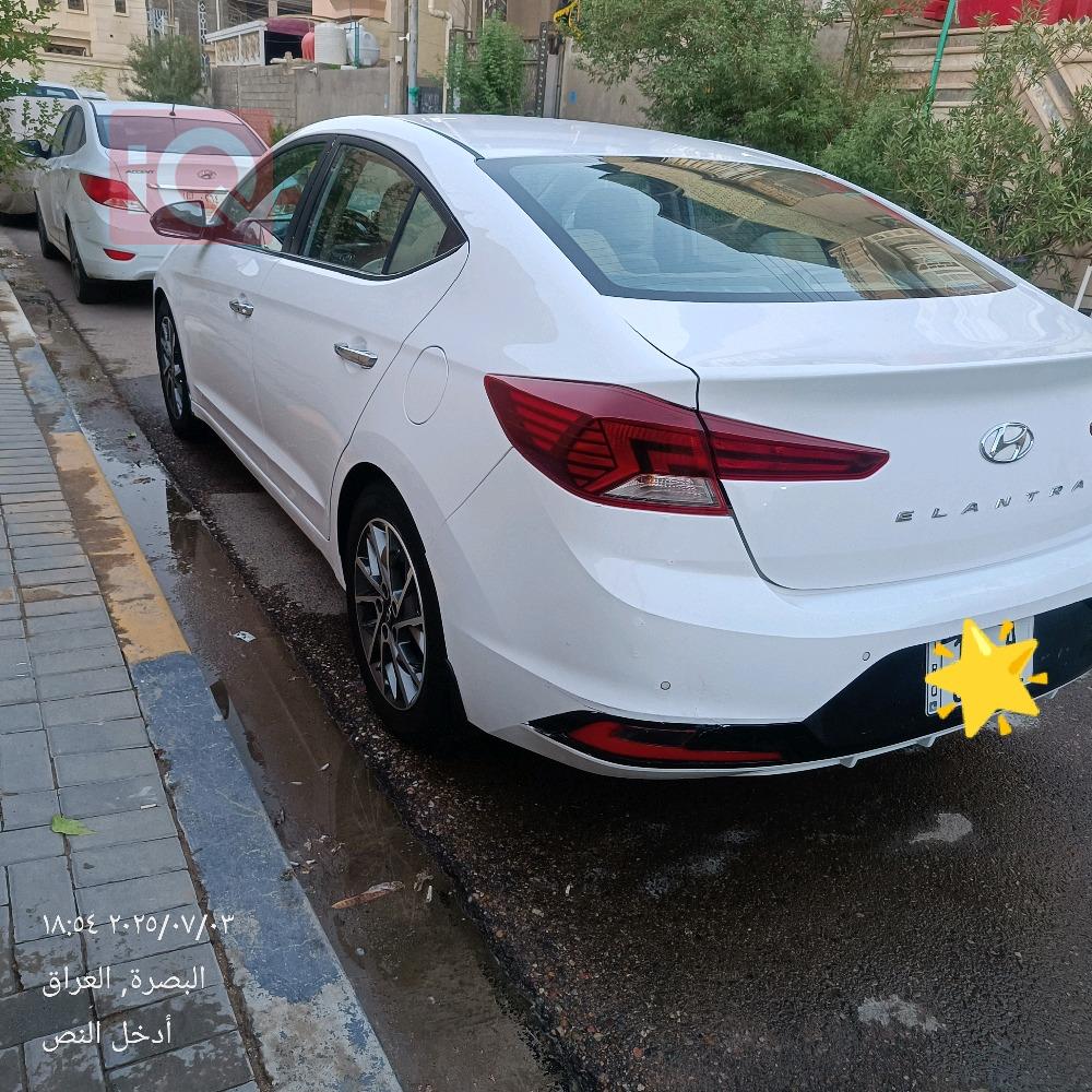 هیوندای ئەلەنترا